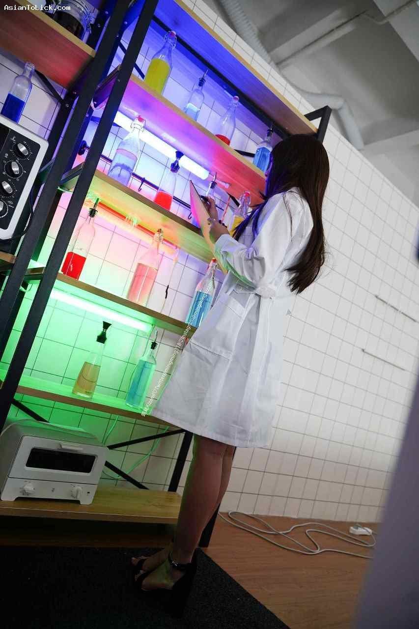 国产娇小粉嫩学生